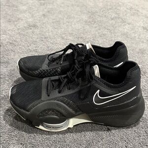 Nike women’s Black Athletic Shoes